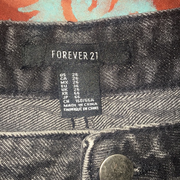 Shorts - Picture 4 of 4